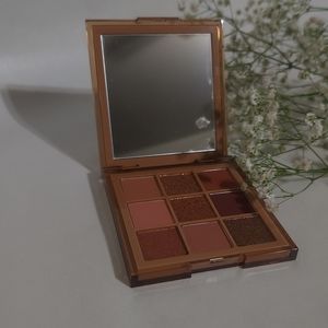 HUDA beauty Eyeshadow palette